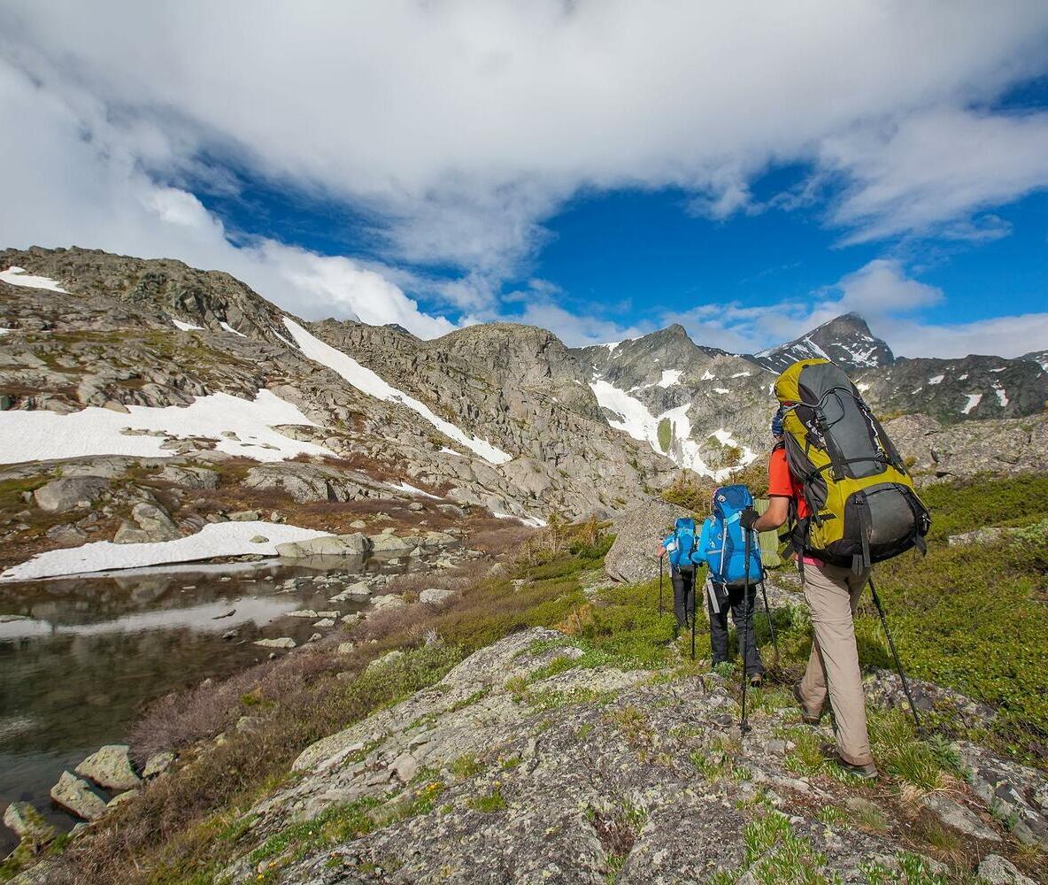 Experience hiking in the Altai Mountains with scenic trails, alpine landscapes, glaciers, and untouched Siberian nature. Discover one of Russia’s top outdoor adventure destinations.